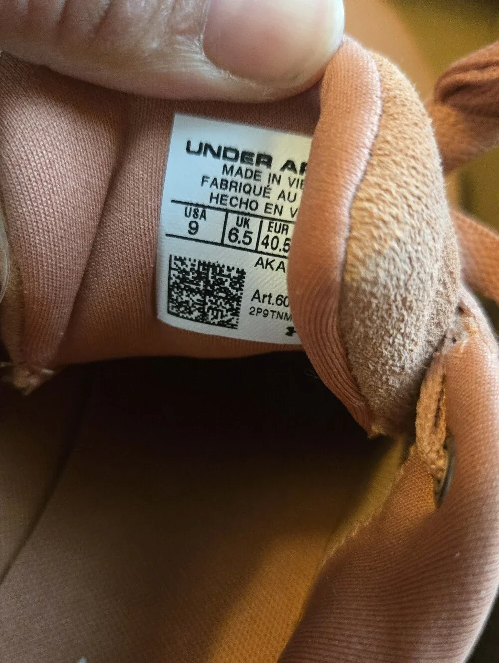 New IN box. Under Armour Women’s Pink/white Suede Casual Sneakers